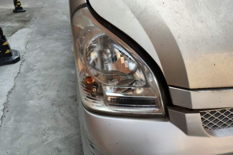 Used Wuling Rongguang 2019 1.5L Extended-Body Van Base Model with 2 Seats Right Front Headlight