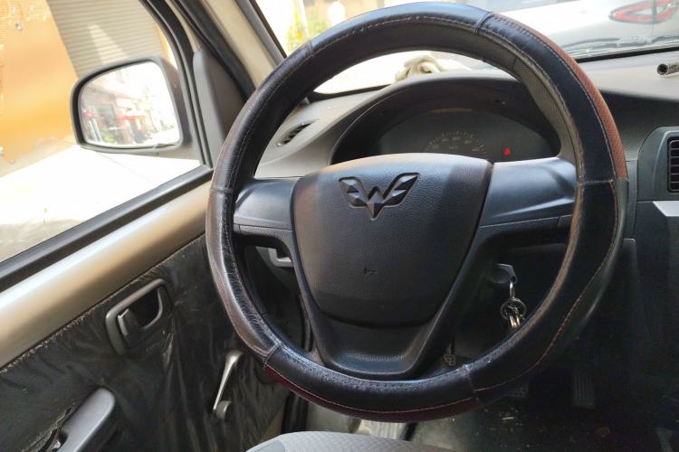 Used Wuling Rongguang 2019 1.5L Extended-Body Van Base Model with 2 Seats Steering Wheel