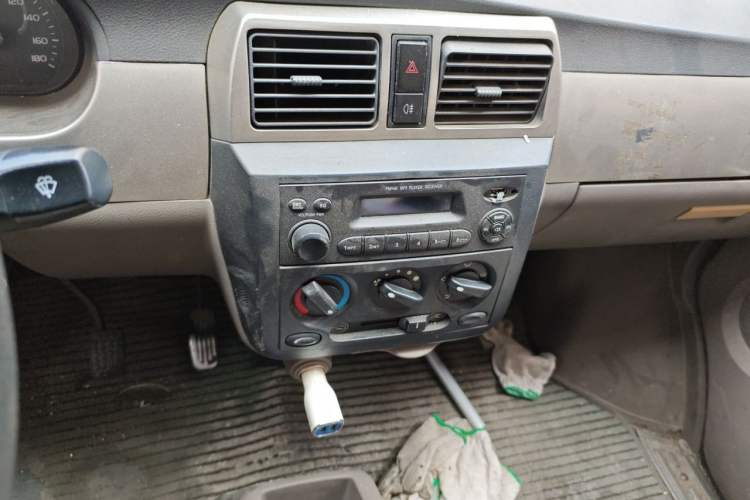 Used Wuling Rongguang 2011 1.2L Standard Version Audio And AC Panel