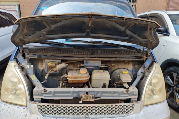 Used Wuling Rongguang 2011 1.2L Standard Version Engine Bay