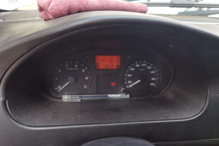 Used Wuling Rongguang  Odometer Close Up