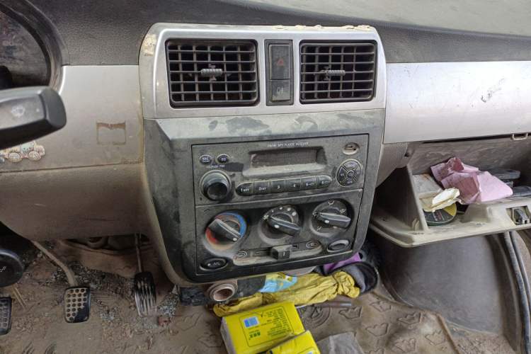 Used Wuling Rongguang 2011 1.2L Base Version Audio And AC Panel