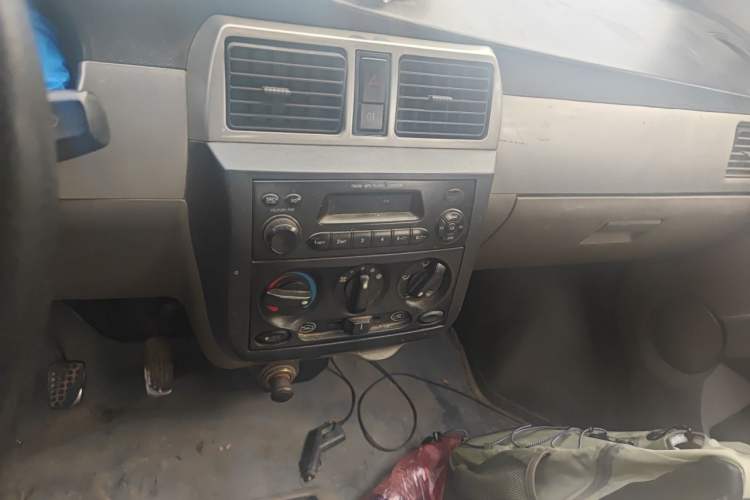 Used Wuling Rongguang 2011 1.2L Standard Version Audio And AC Panel