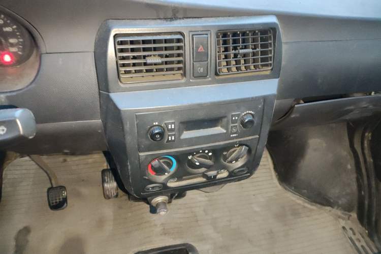 Used Wuling Rongguang 2011 1.2L Base Version Audio And AC Panel