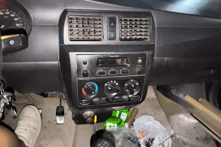 Used Wuling Rongguang 2011 1.2L Base Version Audio And AC Panel