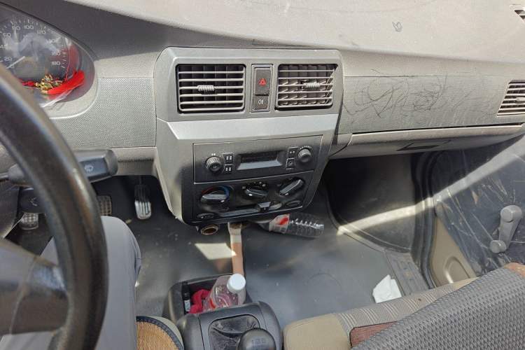 Used Wuling Rongguang 2011 1.2L Base Version Audio And AC Panel
