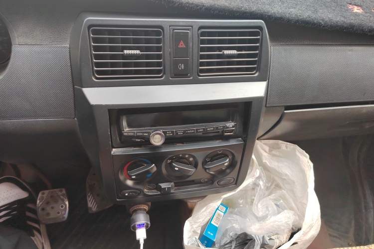Used Wuling Rongguang 2011 1.2L Base Version Audio And AC Panel