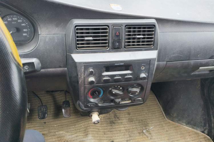Used Wuling Rongguang 2011 1.2L Base Version Audio And AC Panel