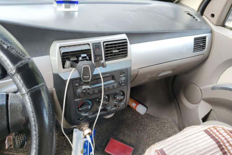 Used Wuling Rongguang 2011 1.2L Standard Version Audio And AC Panel