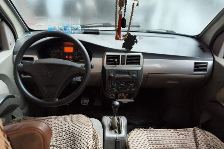 Used Wuling Rongguang 2011 1.2L Standard Version Center Console