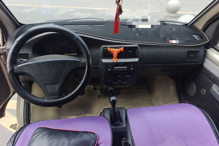 Used Wuling Rongguang 2011 1.2L Base Version Center Console