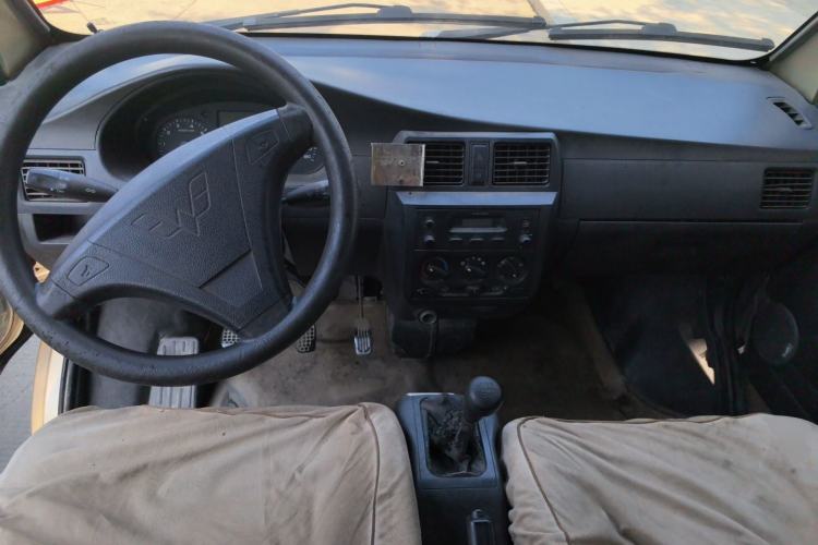 Used Wuling Rongguang 2011 1.2L Base Version Center Console