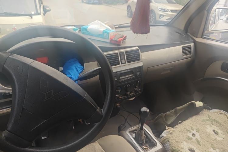 Used Wuling Rongguang 2011 1.2L Standard Version Center Console