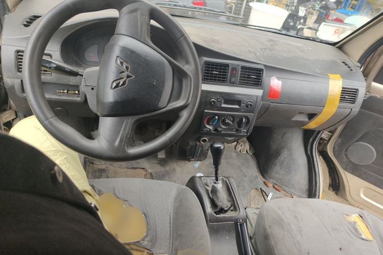Used Wuling Rongguang 2011 1.2L Base Version Center Console