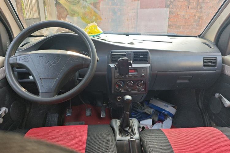 Used Wuling Rongguang 2011 1.2L Base Version Center Console