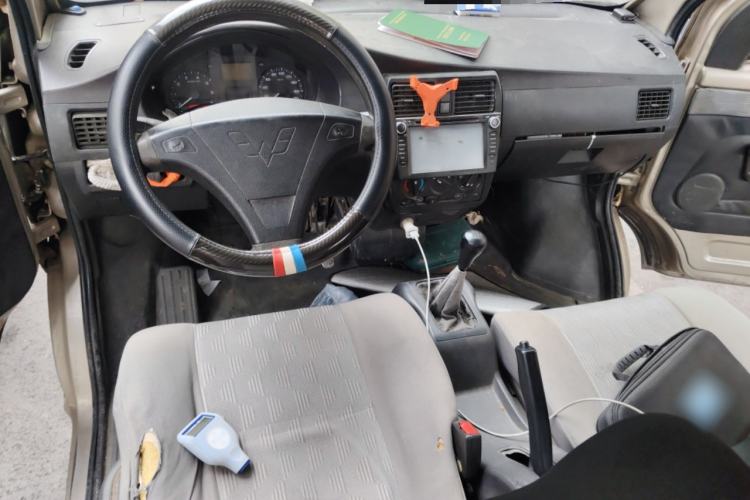 Used Wuling Rongguang 2011 1.2L Base Version Center Console