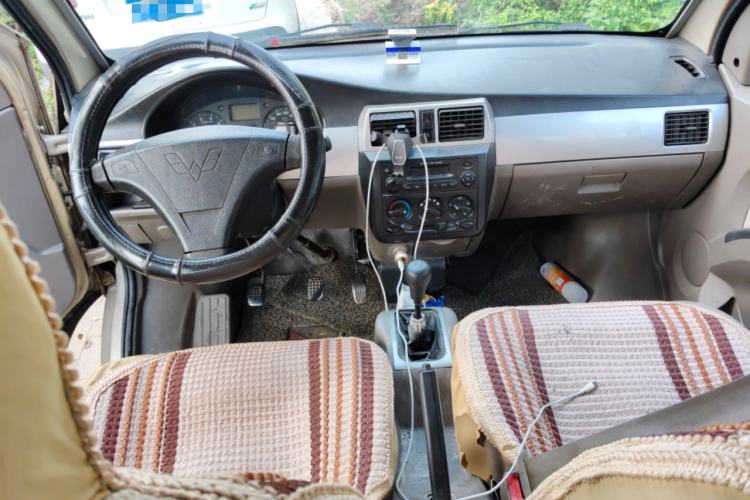 Used Wuling Rongguang 2011 1.2L Standard Version Center Console