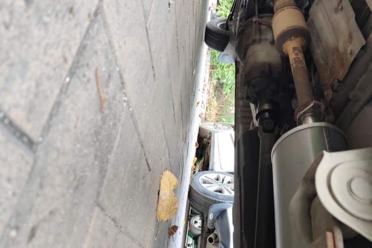 Used Wuling Rongguang 2011 1.2L Standard Version Chassis Rear Left