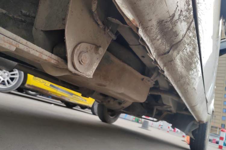 Used Wuling Rongguang 2011 1.5L Base Version Chassis Rear Right