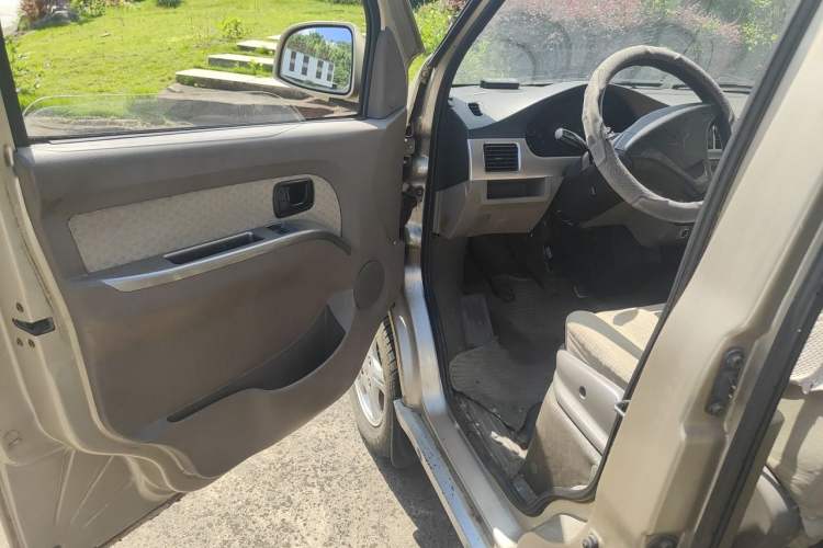 Used Wuling Rongguang 2011 1.2L Standard Version Driver Seat