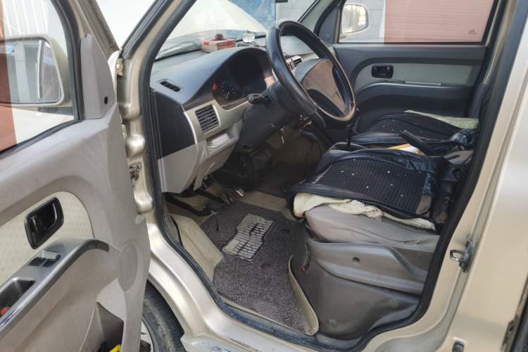 Used Wuling Rongguang 2011 1.2L Standard Version Driver Seat