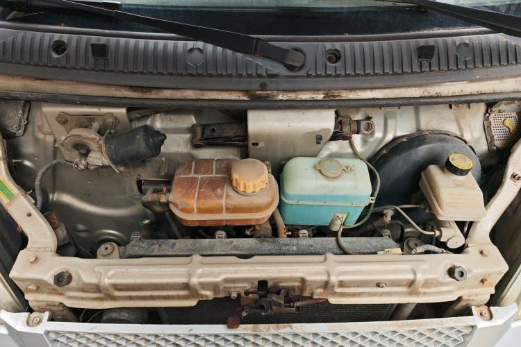 Used Wuling Rongguang 2011 1.2L Standard Version Engine Bay
