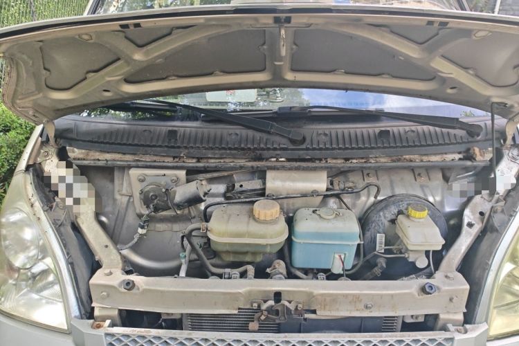 Used Wuling Rongguang 2011 1.2L Base Version Engine Bay