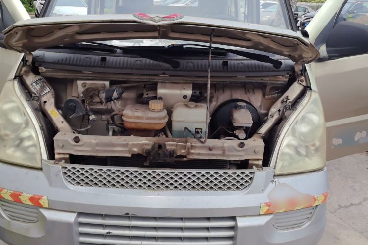 Used Wuling Rongguang 2011 1.2L Base Version Engine Bay