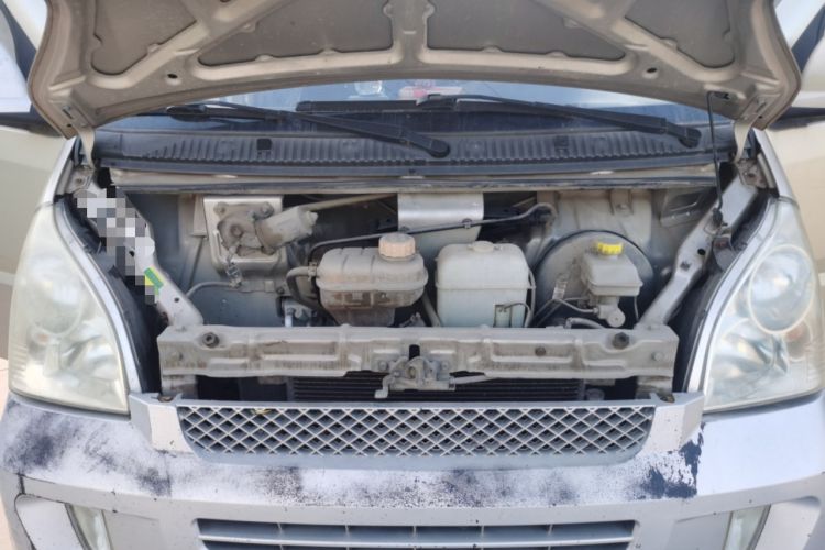 Used Wuling Rongguang 2011 1.2L Standard Version Engine Bay