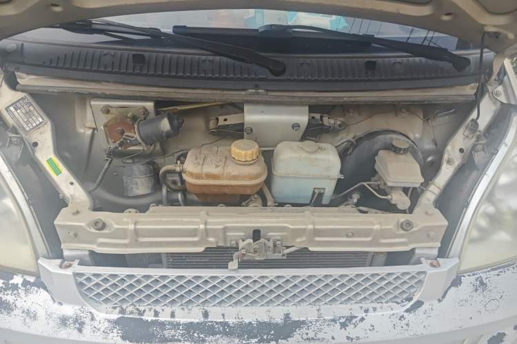 Used Wuling Rongguang 2011 1.2L Standard Version Engine Bay