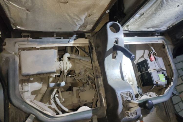 Used Wuling Rongguang 2011 1.2L Base Version Engine Bay