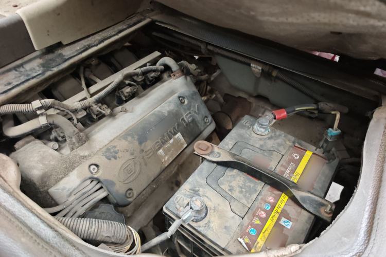 Used Wuling Rongguang 2011 1.2L Base Version Engine Bay