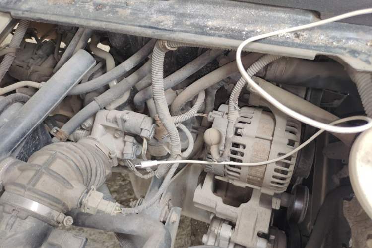 Used Wuling Rongguang 2011 1.2L Base Version Engine Bay Left