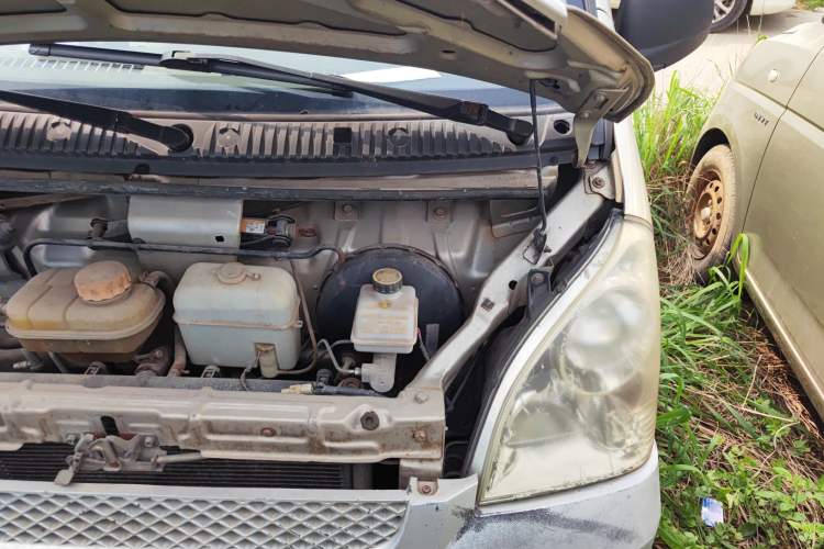 Used Wuling Rongguang 2011 1.2L Base Version Engine Bay Left