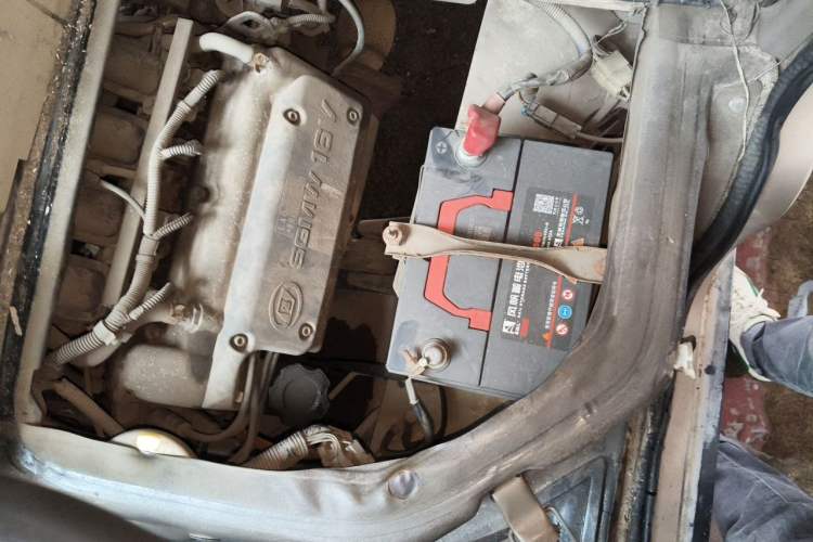 Used Wuling Rongguang 2011 1.2L Standard Version Engine Bay Left