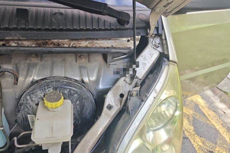 Used Wuling Rongguang 2011 1.2L Base Version Engine Bay Left