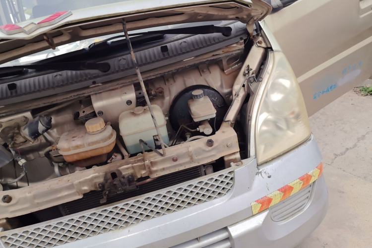 Used Wuling Rongguang 2011 1.2L Base Version Engine Bay Left