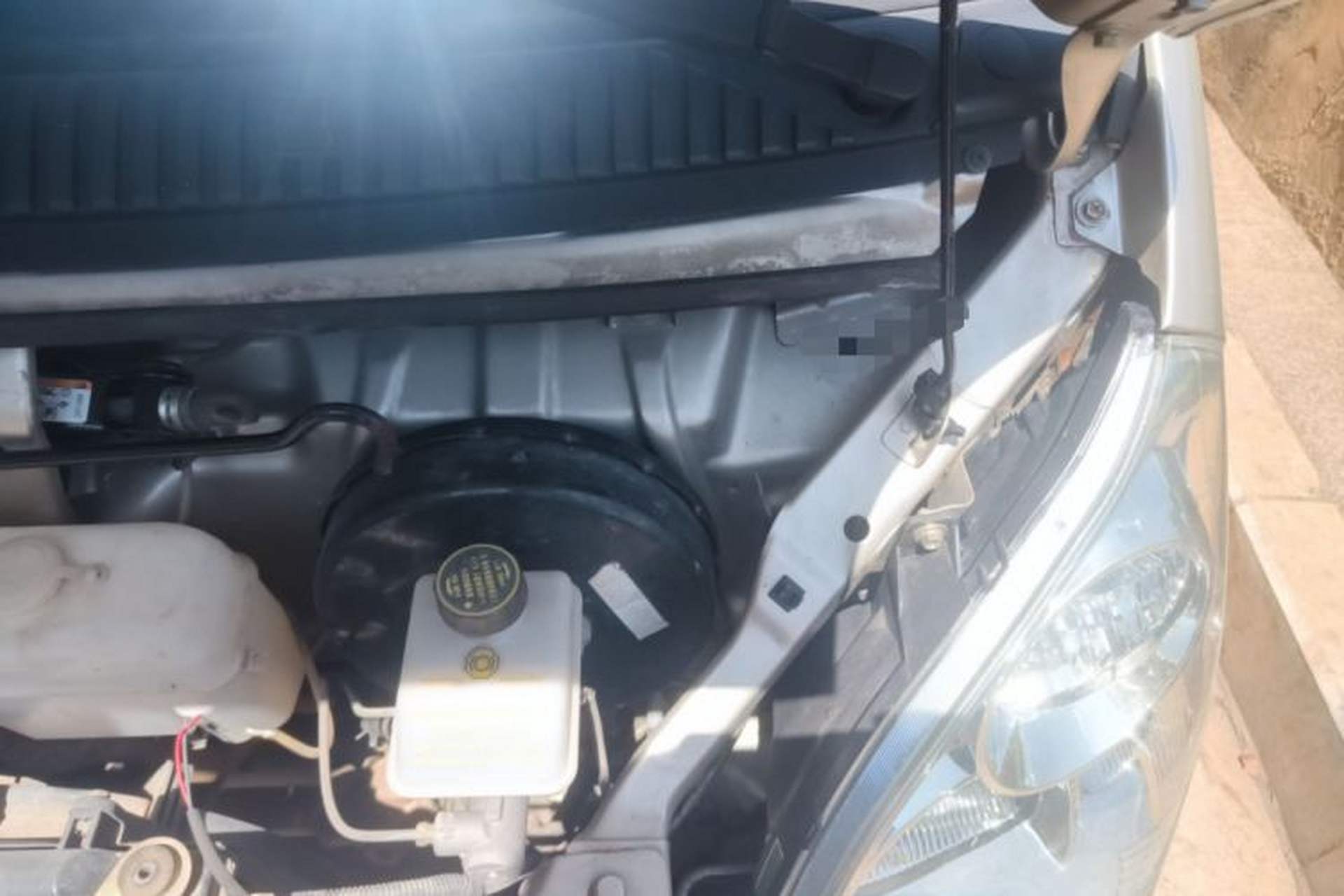 Used Wuling Rongguang 2011 1.2L Base Version Engine Bay Left