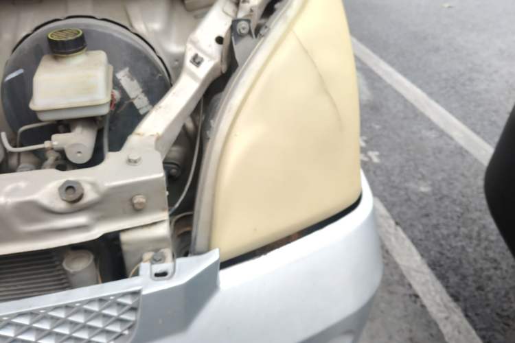 Used Wuling Rongguang 2011 1.2L Base Version Engine Bay Left