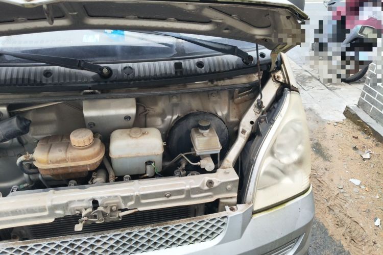 Used Wuling Rongguang 2011 1.2L Base Version Engine Bay Left