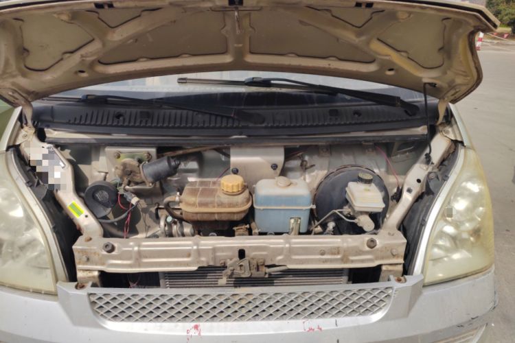 Used Wuling Rongguang 2011 1.5L Base Version Engine Bay