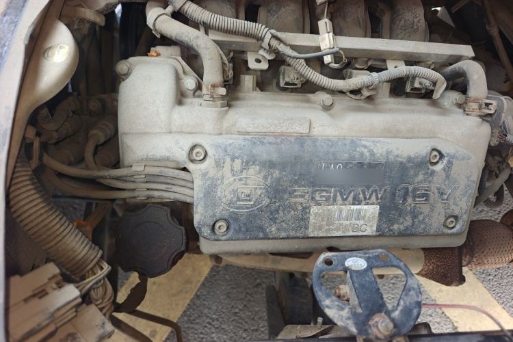 Used Wuling Rongguang 2011 1.2L Base Version Engine Bay Right