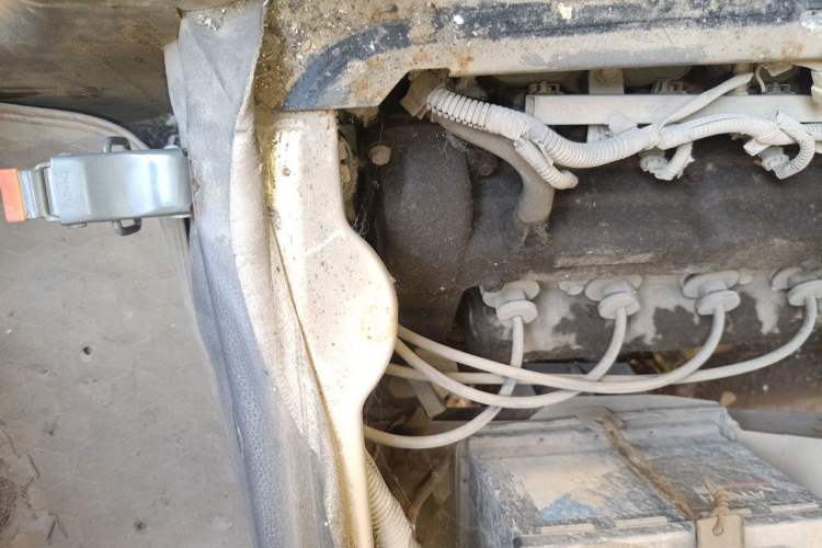 Used Wuling Rongguang 2011 1.2L Base Version Engine Bay Right