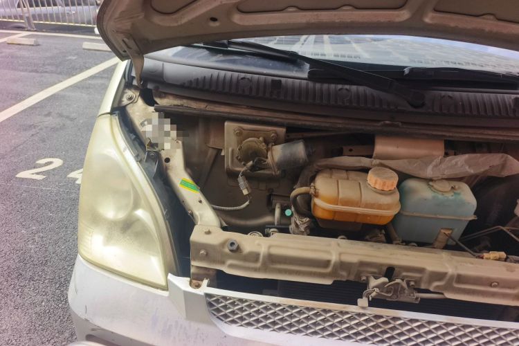Used Wuling Rongguang 2011 1.2L Base Version Engine Bay Right