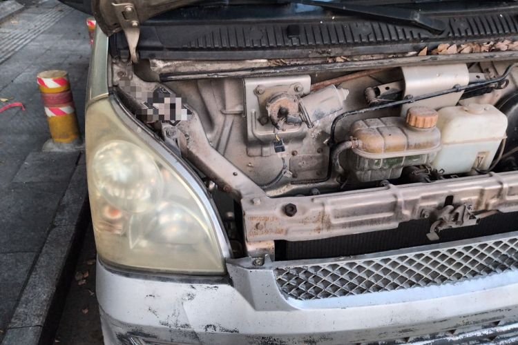 Used Wuling Rongguang 2011 1.2L Base Version Engine Bay Right