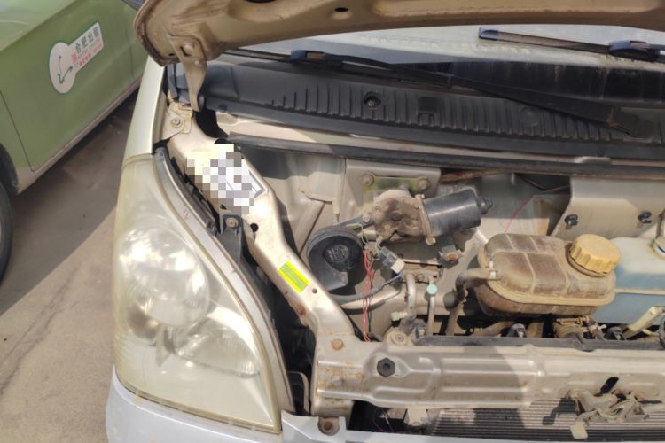 Used Wuling Rongguang 2011 1.5L Base Version Engine Bay Right