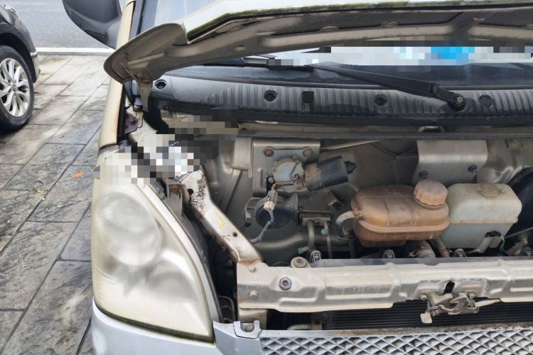 Used Wuling Rongguang 2011 1.2L Base Version Engine Bay Right