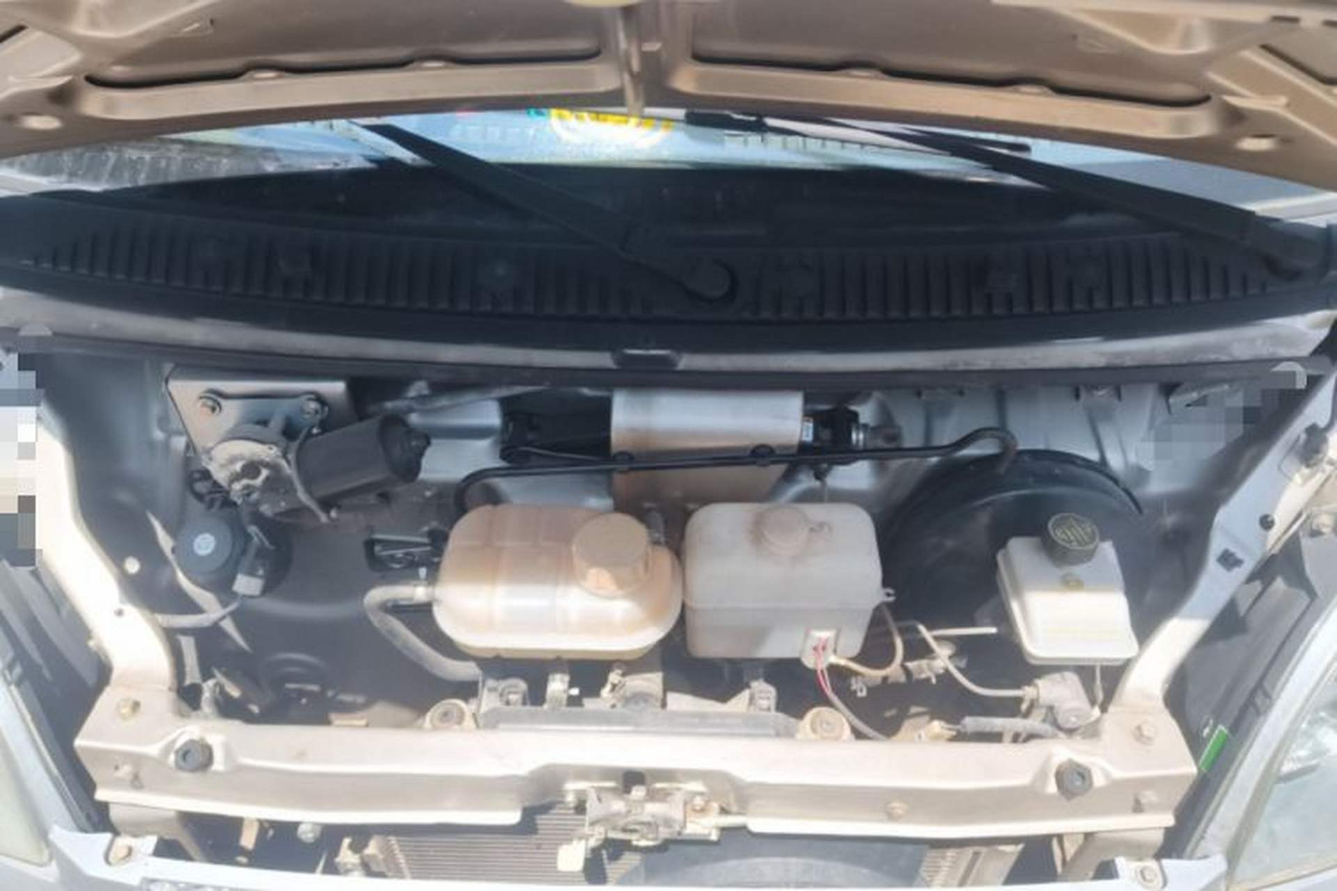 Used Wuling Rongguang 2011 1.2L Base Version Engine Bay