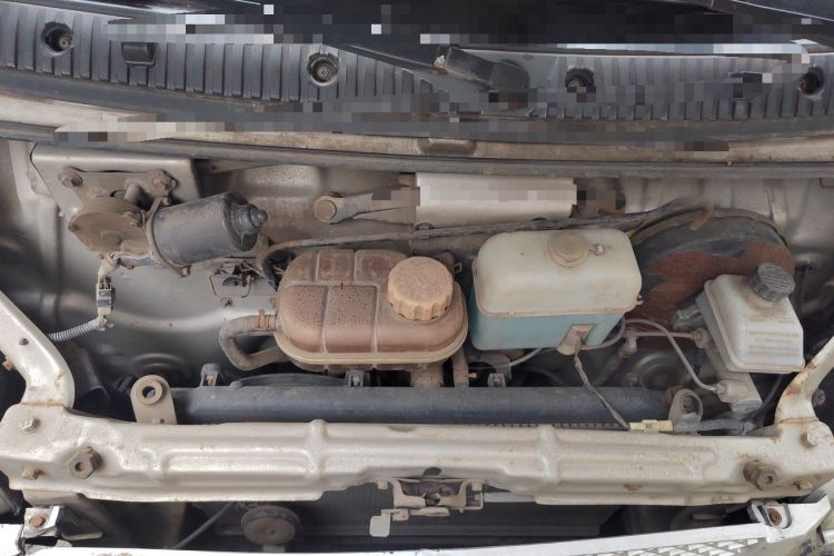 Used Wuling Rongguang 2011 1.2L Base Version Engine Bay