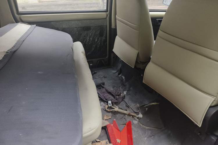 Used Wuling Rongguang 2011 1.2L Base Version Left Rear Seat